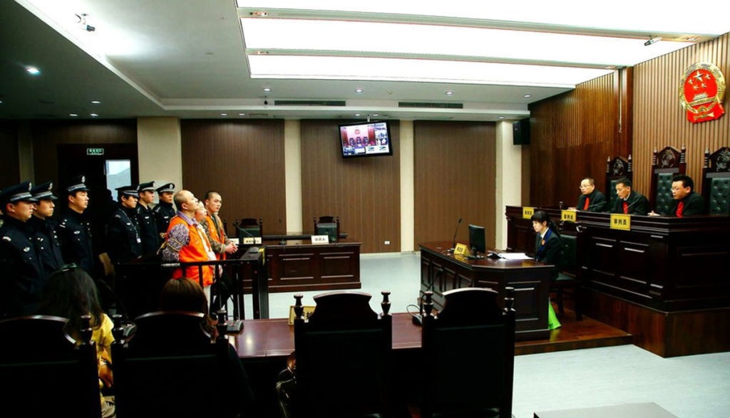 2010年浙江温州3名男子奸杀女警并抢劫其所驾宝马车被执行死刑。 资料图