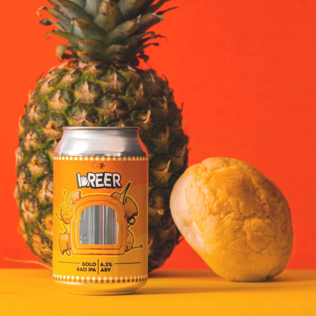 公司正不斷研發新產品，例如充滿香港特色的菠蘿包口味啤酒。