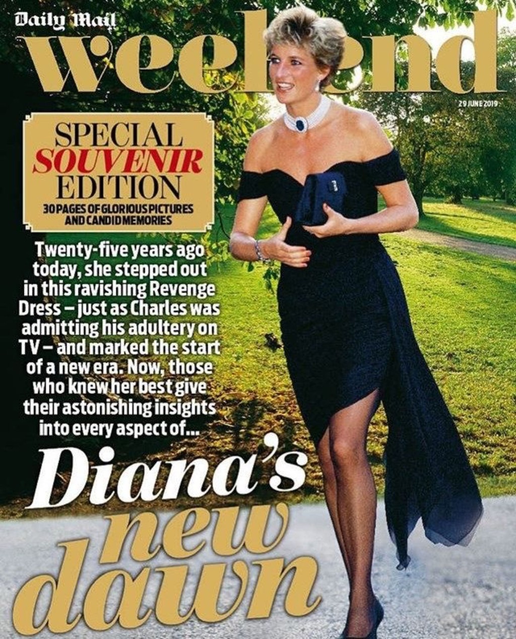 戴安娜於查理斯訪問播放當晚，穿上「復仇裙」出席晚宴，即成為傳媒焦點。