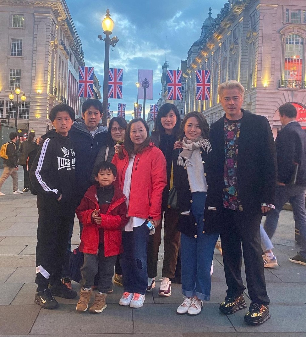 2022年，徐天佑举家移居英国。