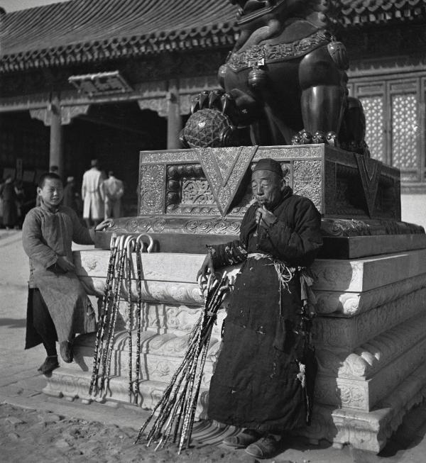 金石声《颐和园大门》1936