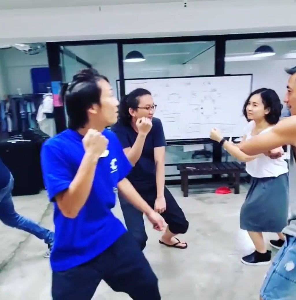 工作人员要在资源紧拙情况下模拟动作特效场景。