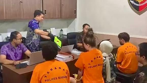 梅莉莎與另外2名男子被峇里巴東警方拘捕調查。巴東警方