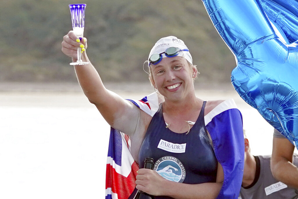 麥卡德爾與現場人士分享喜悅。美聯社圖片