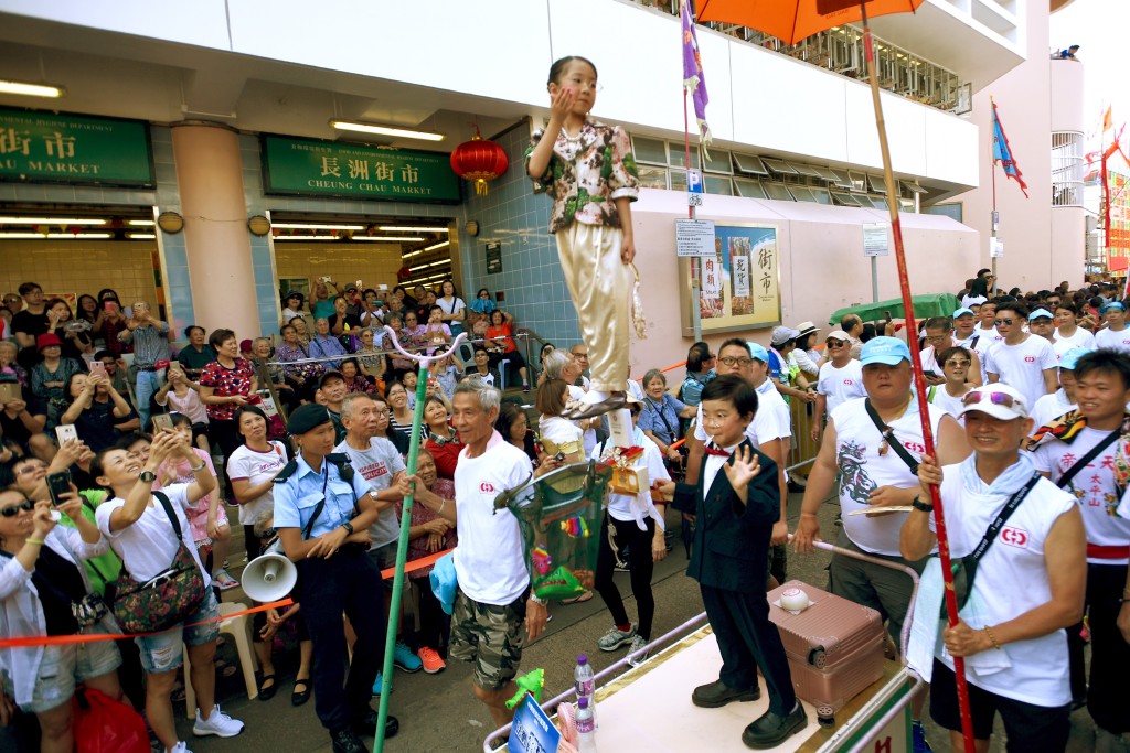 今年的长洲太平清醮将会复办飘色巡游表演。