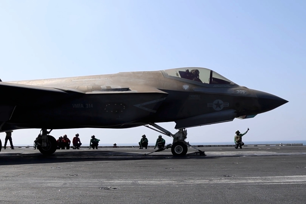 美国展开「史诗怒火」行动攻击伊朗，细节与17年前的美国智库报告惊人相似。美联社