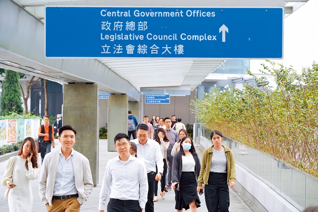 過去5個財政年度，有1124名公務員因干犯嚴重不當行為，或被裁定干犯刑事罪行而需接受紀律行動和懲處。