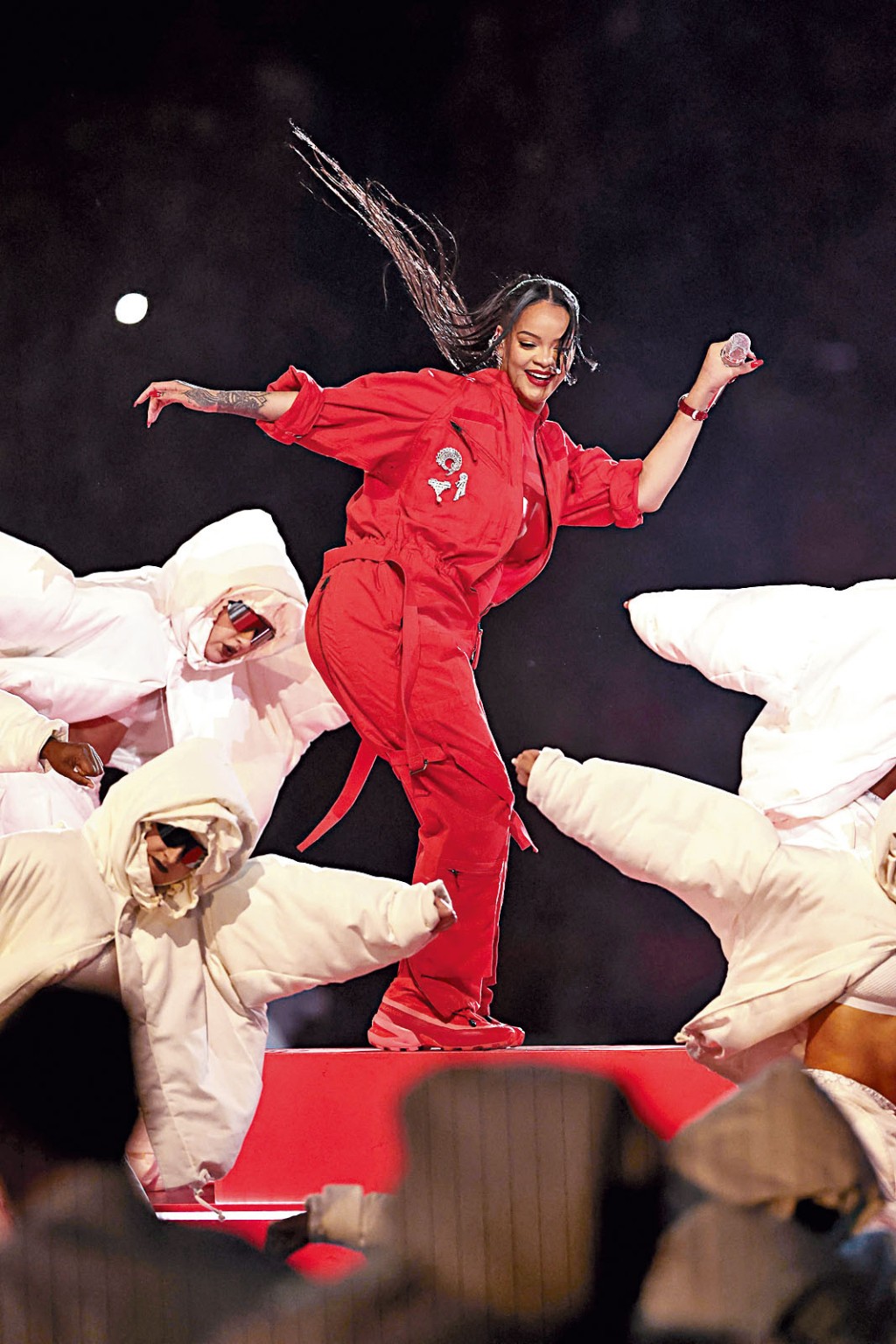 天后Rihanna雖然7年無出新歌，但獲邀任超級碗中場演出嘉賓。