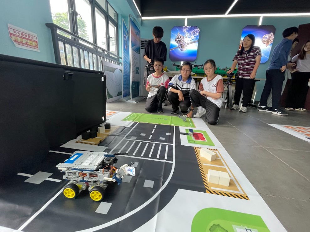 北斗衞星導航車活動讓學生學習北斗衞星的知識和實際應用。（圖片來源：受訪者提供）