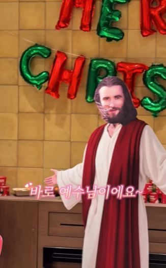 店内设有耶稣立牌。Instagram@koreaunivccc