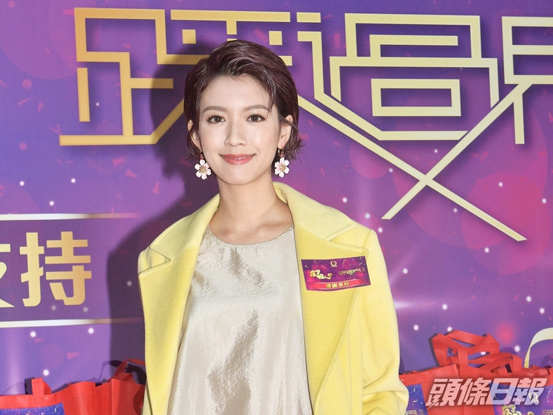 蔡思貝 今年只有兩部劇的蔡思貝，一部是《廉政行動2022》，另一部就是萬眾期待、現時正在內地播出的《法證先鋒V》！雖然香港觀眾最快要下個月先有得睇，但單是睇內地網民評價蔡思貝在劇中表現，清一色大讚演技再有進步，已經可以預測，她極有機會入圍競逐視后！