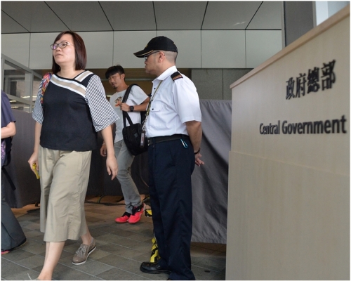 港府準備聘任約45位政務主任、120位二級行政主任，及6位二級助理貿易主任。