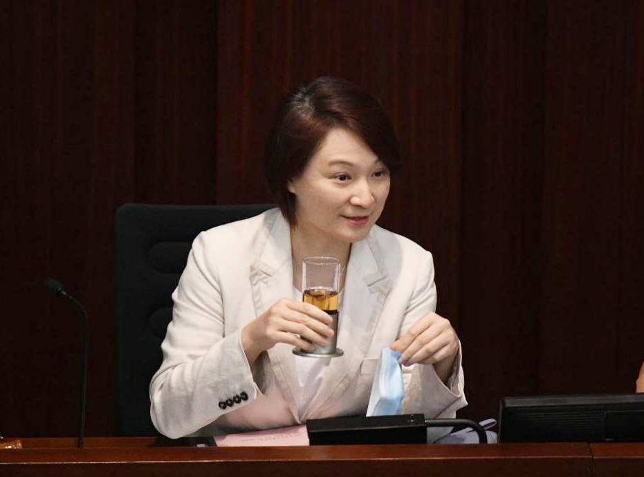 李慧琼指,張建宗考慮出席下周五的內會向議員交代進展。