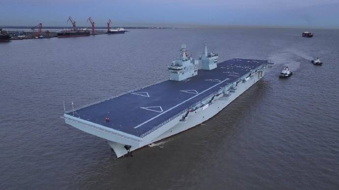 四川舰完成首次航行试验。 新华社