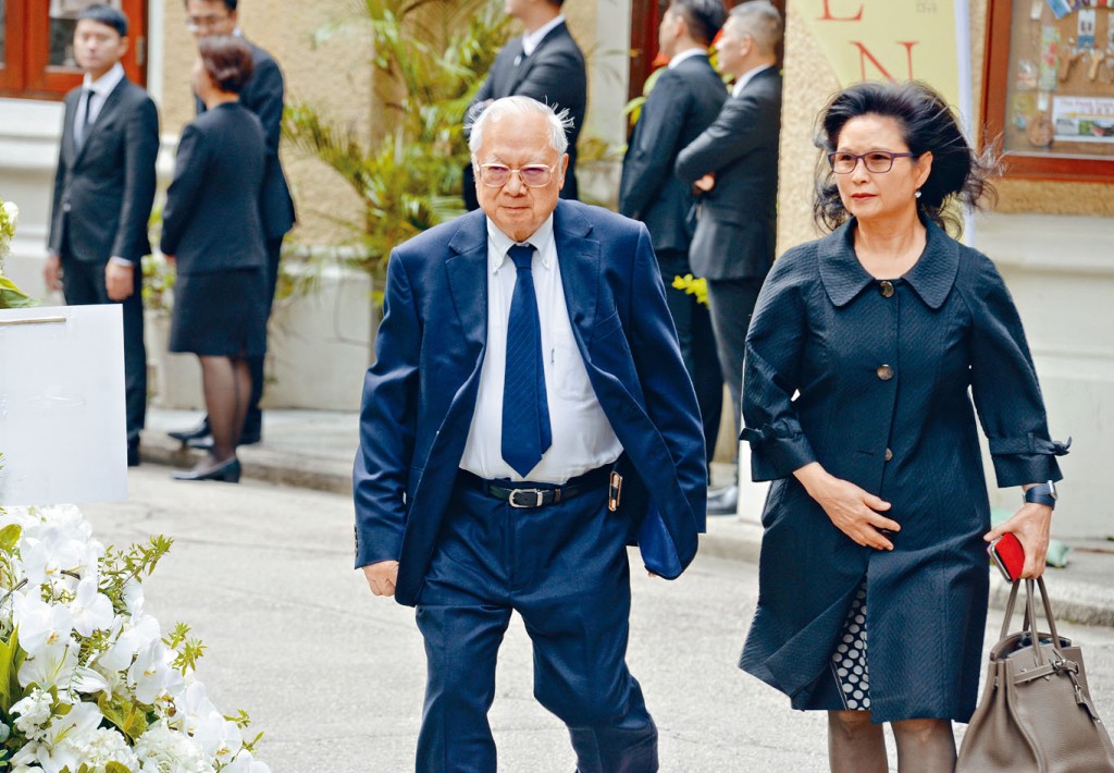 胡應湘與妻胡郭秀萍。