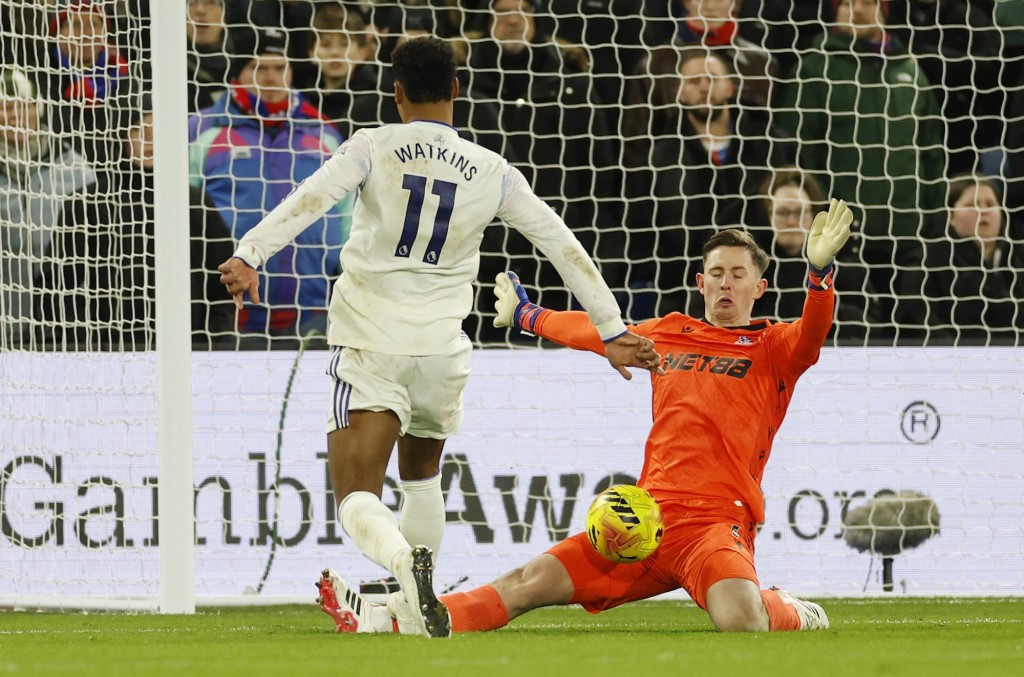 屈堅斯單刀機會，過不了甸軒達臣。路透社