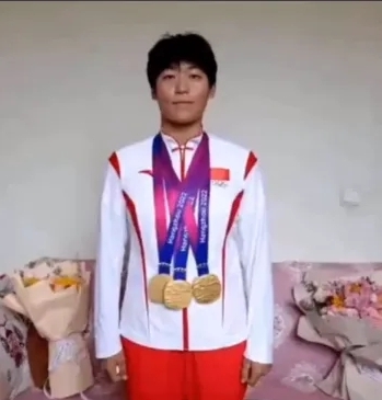 王莉是亞運會三金得主。