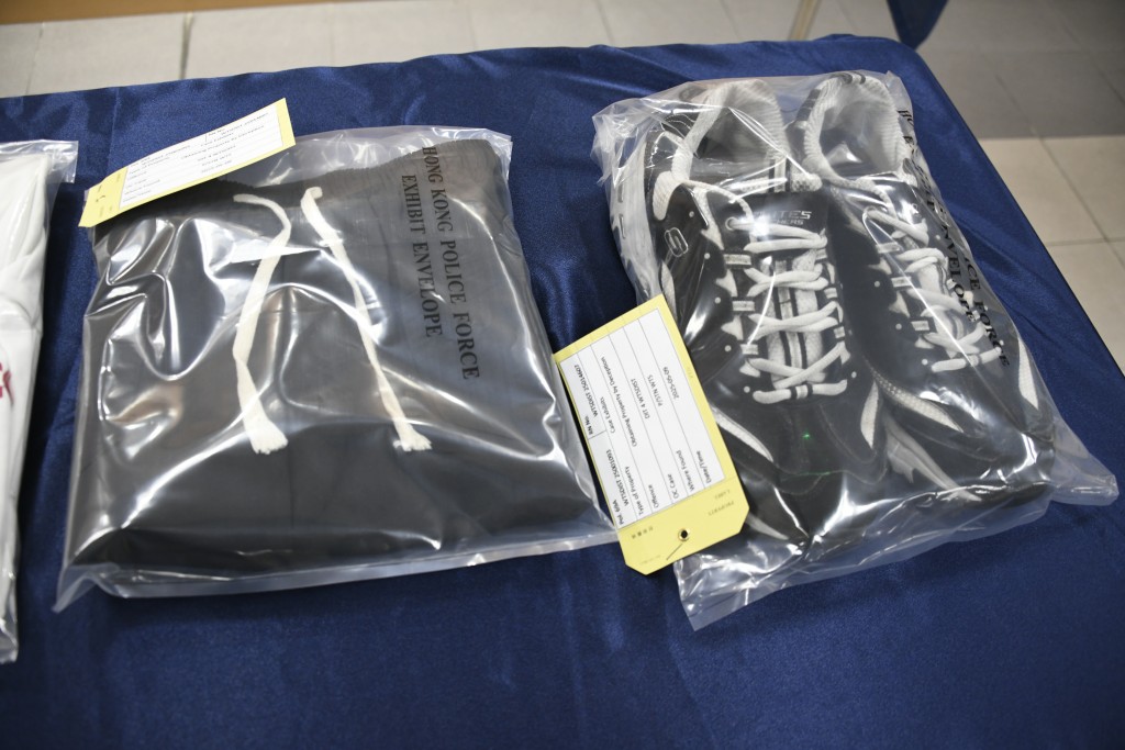 警方展示案中證物。楊偉亨攝