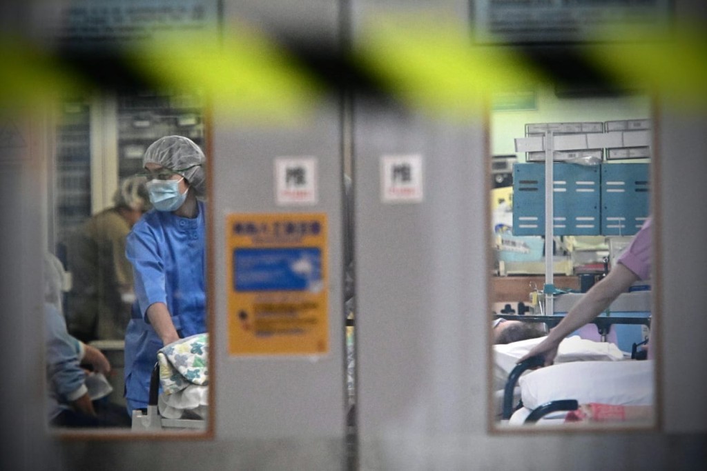 聯合醫院爆發群組累計19人染病。