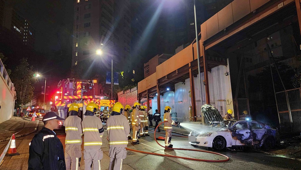 消防調查後,認為起火原因有可疑。 消防調查後,認為起火原因有可疑。