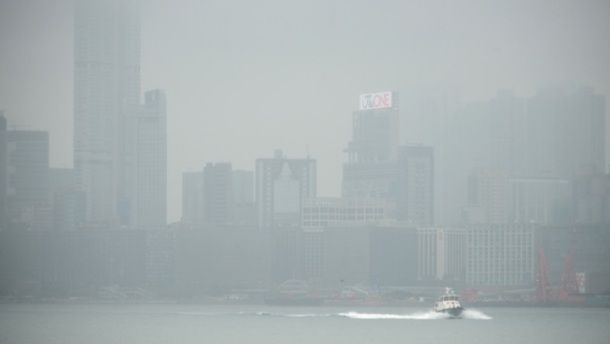 本港天气潮湿有雾。（资料图片）