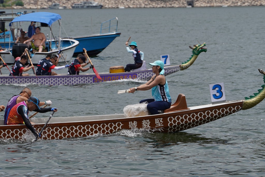 去年在大埔海滨公园举办的「2023大埔区龙舟竞赛」。资料图片