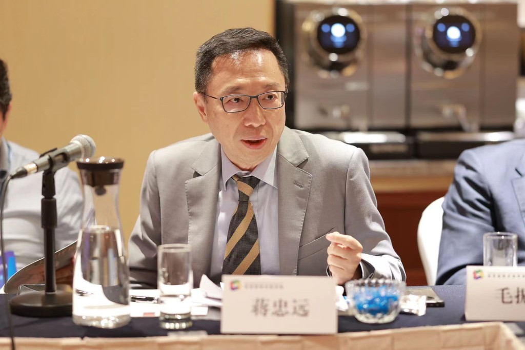 蔣忠遠認為，香港可向國內各省市推廣「企業自由行」機制，吸引並鼓勵更多內地企業到香港發展