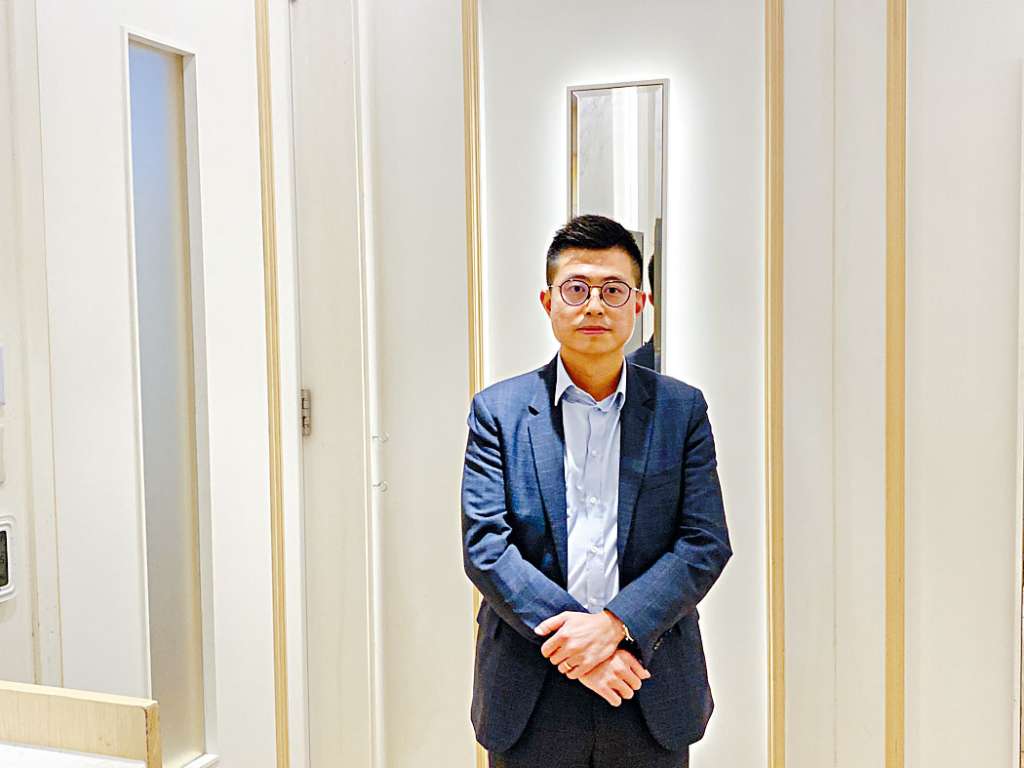 蘇顯龍指，若恢復全面通關，下半財年業績增長會更強勁。