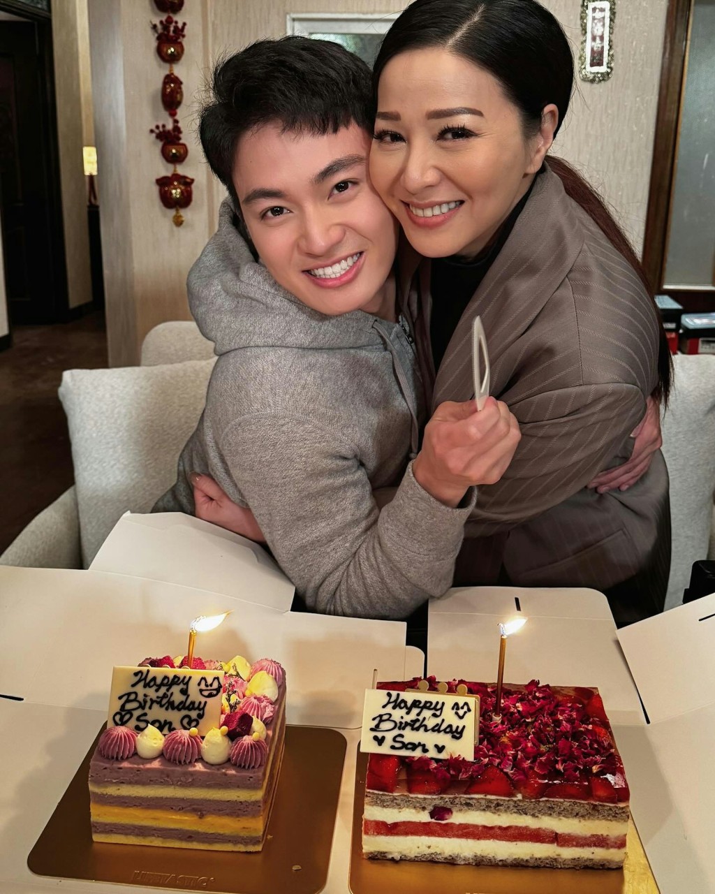 滕麗名與周嘉洛情如真母子。