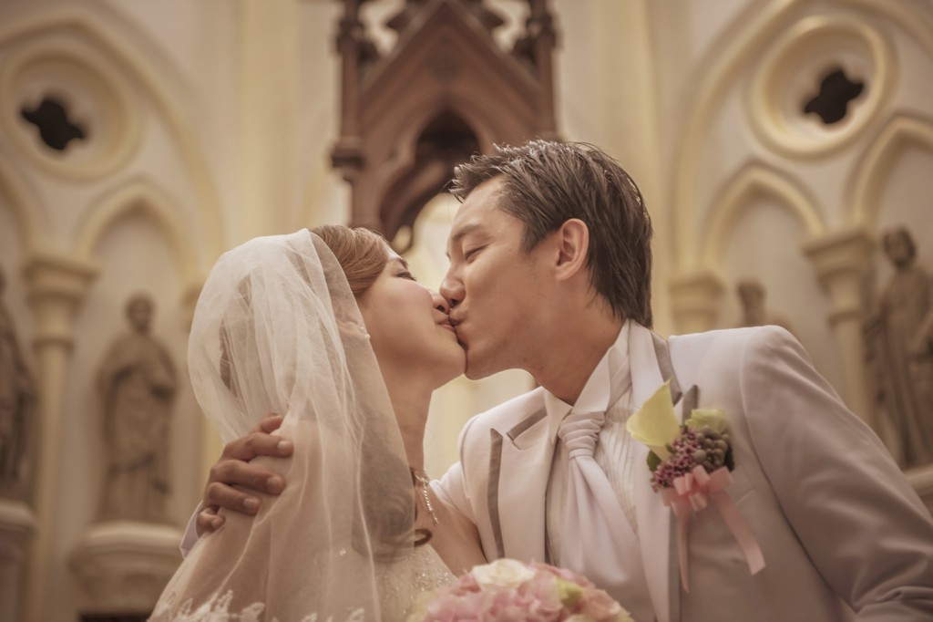 张頴康2012年与落选港姐太太麦雅致结婚。