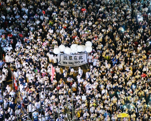 民陣指參與人數超過03年七一遊行50萬人。