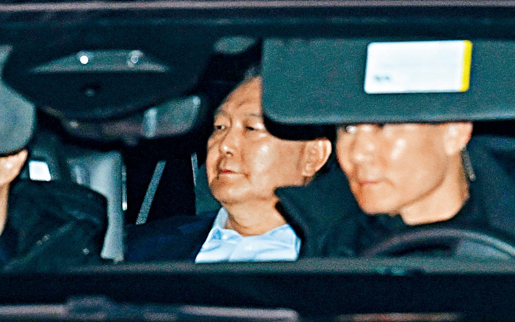 尹錫悅周三在公調處接受訊問後,被送往看守所。