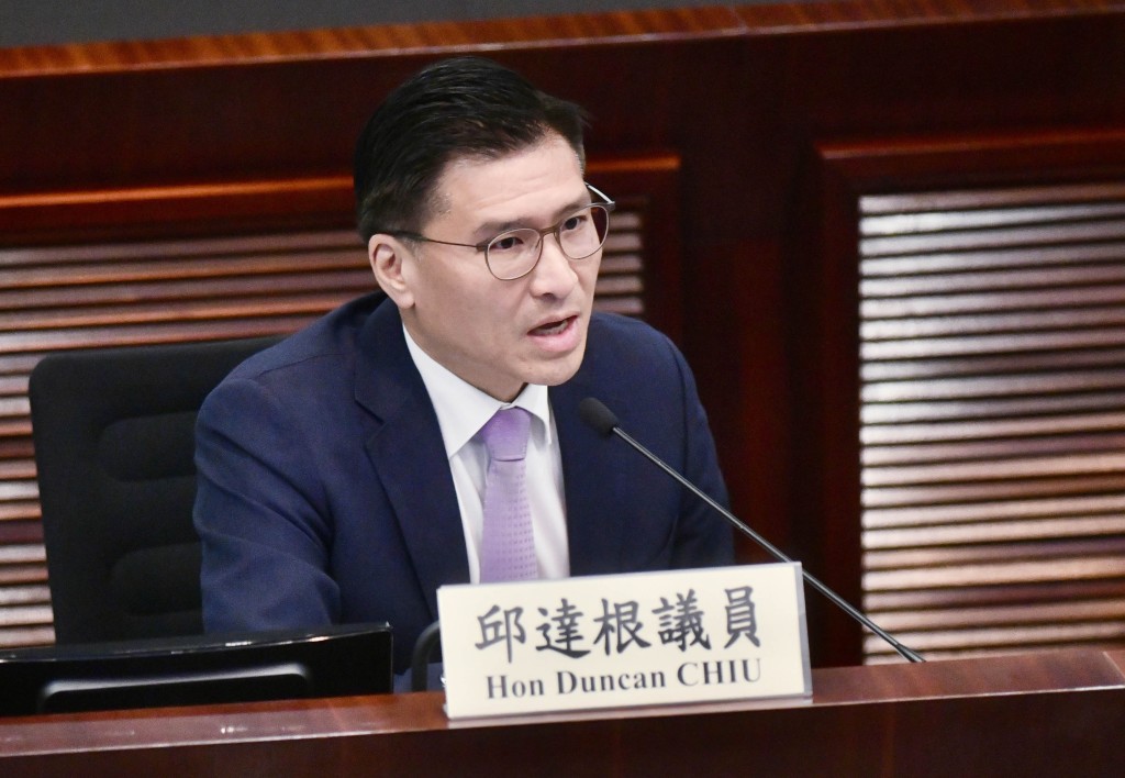 創新科技及工業局局長、立法會議員、AI效能提升組副組長邱達根。盧江球攝 創新科技及工業局局長、立法會議員、AI效能提升組副組長邱達根。盧江球攝