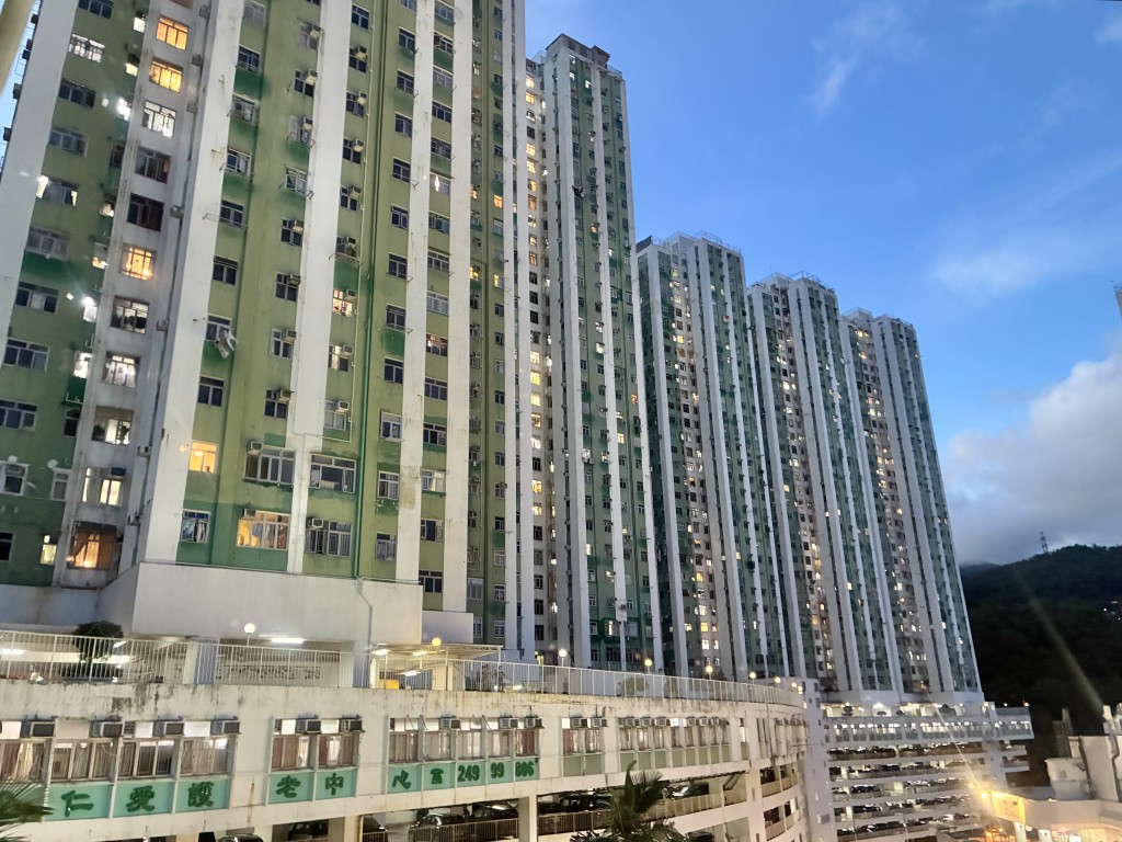 荃威花園業主立案法團收到國民警衞即將結業的通知。何君健攝 荃威花園業主立案法團收到國民警衞即將結業的通知。何君健攝