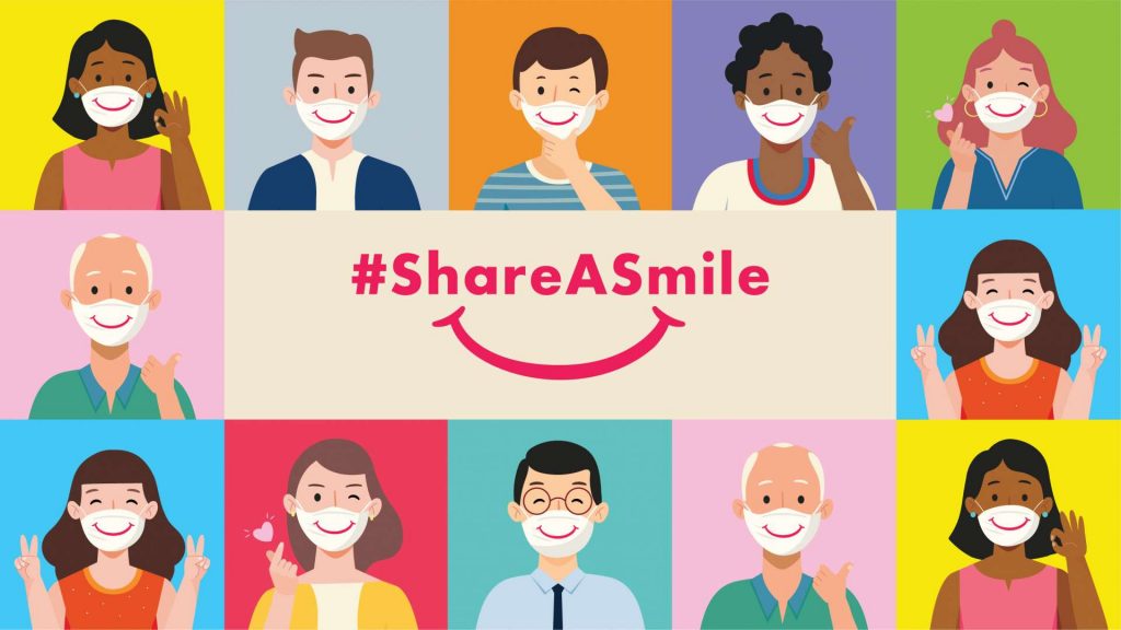 「#ShareASmile行動」是由香港青年協會和銀杏館合作，呼籲不同世代的香港人為口罩添上笑容。