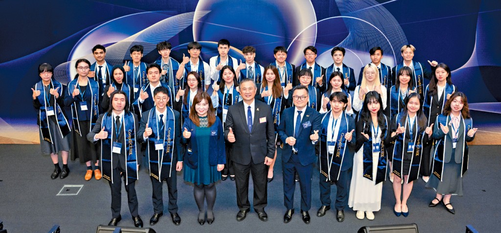 中大「在學．在職計劃」（Co-op@CUHK）日前舉辦周年典禮，校方擬擴展計劃，增加內地及外地的實習機會。 