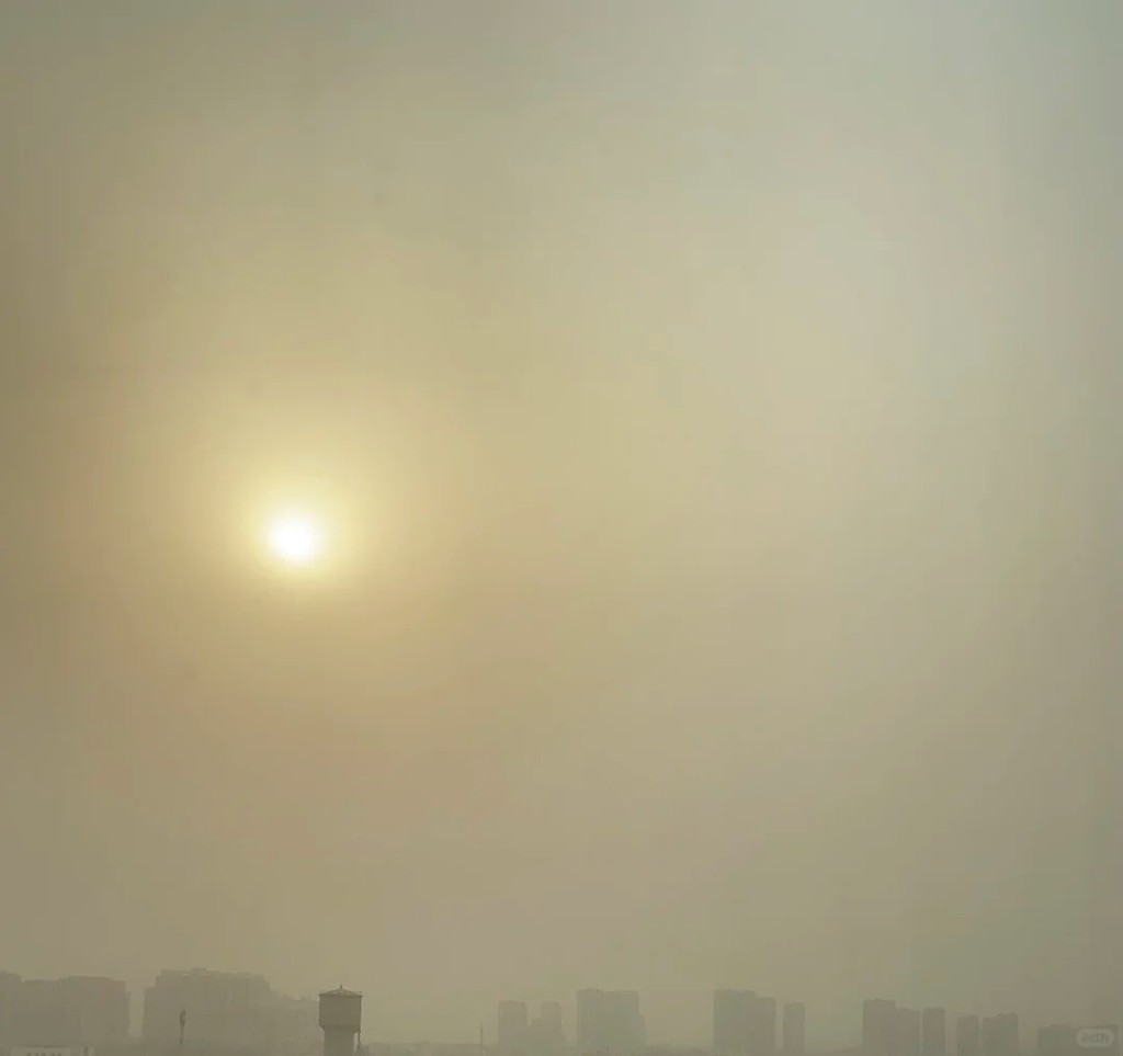 受沙塵暴影響,圓明園的春節燈會暫停。小紅書@不知道起什麼名字 受沙塵暴影響,圓明園的春節燈會暫停。小紅書@不知道起什麼名字