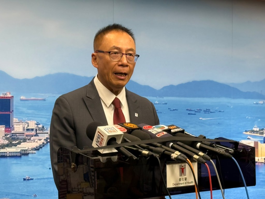 李自力強調,中心會利用香港優勢做好內地與世界的「超級聯繫人」,協助創新藥械轉化成造福病人的產品。 李自力強調,中心會利用香港優勢做好內地與世界的「超級聯繫人」,協助創新藥械轉化成造福病人的產品。