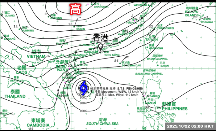 10月22日凌晨2时的天气图显示华南沿岸的气压等压线仍然紧密，代表该区的气压差大。天文台图片