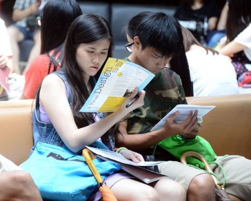 成績中游的學生,可考慮申請副學位課程。