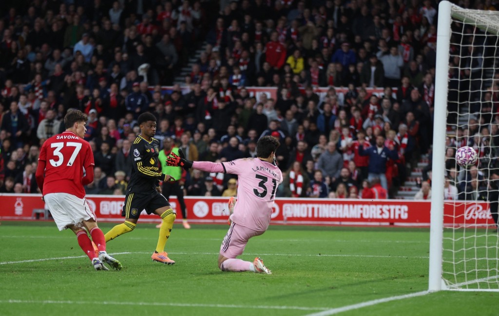 曼聯下半場兩分鐘內連失兩球。路透社