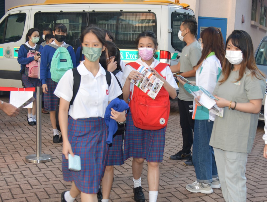 研究團隊亦發現香港青少年相較內地青少年更晚睡、睡眠時間更少。資料圖片