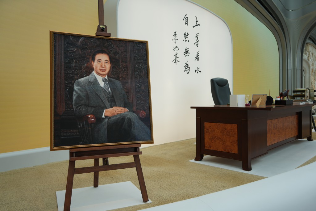 紀念展展出的私人珍藏和真跡。資料圖片 紀念展展出的私人珍藏和真跡。資料圖片