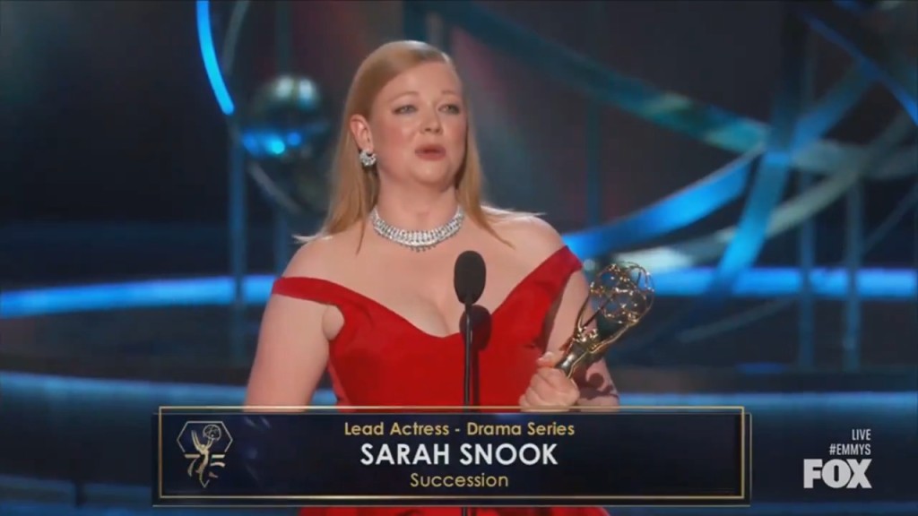 《传媒家族继承人》Sarah Snook继金球奖后，再封后