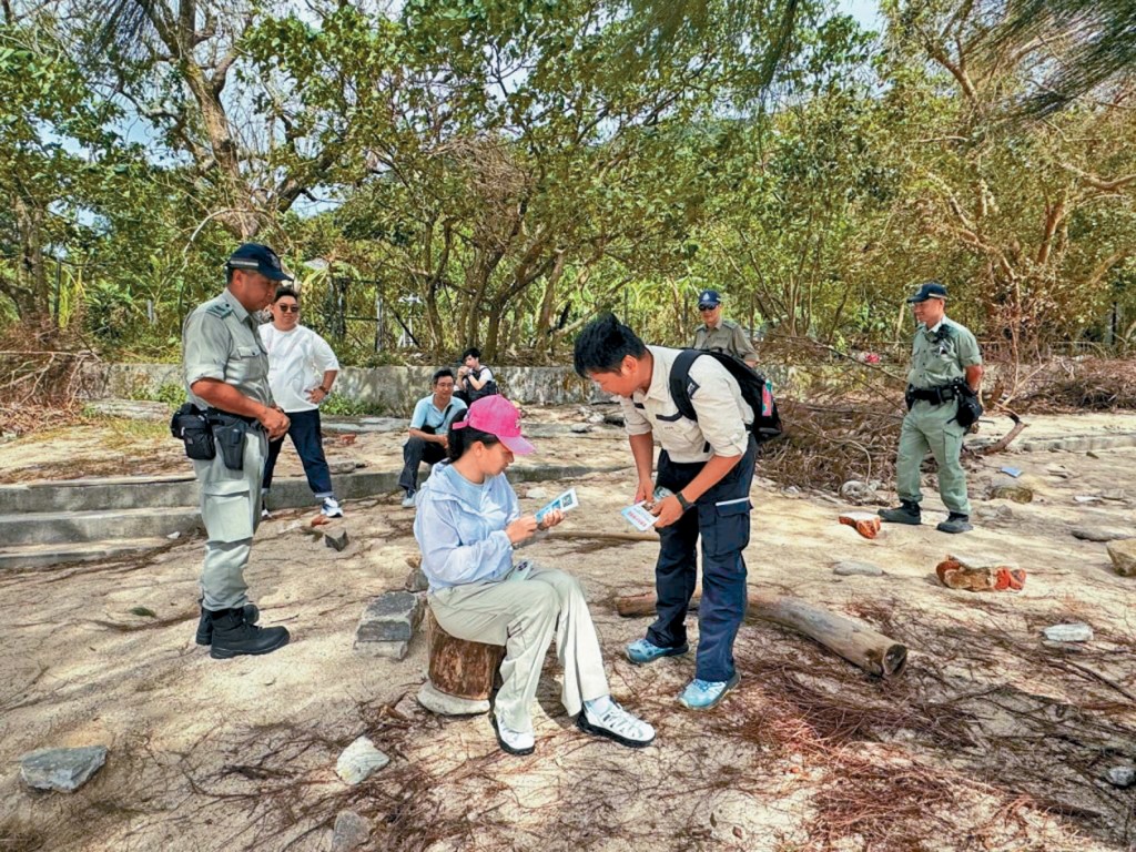 漁護署、警方和海事處昨展開聯合行動，並已增派人員到橋咀洲巡邏。