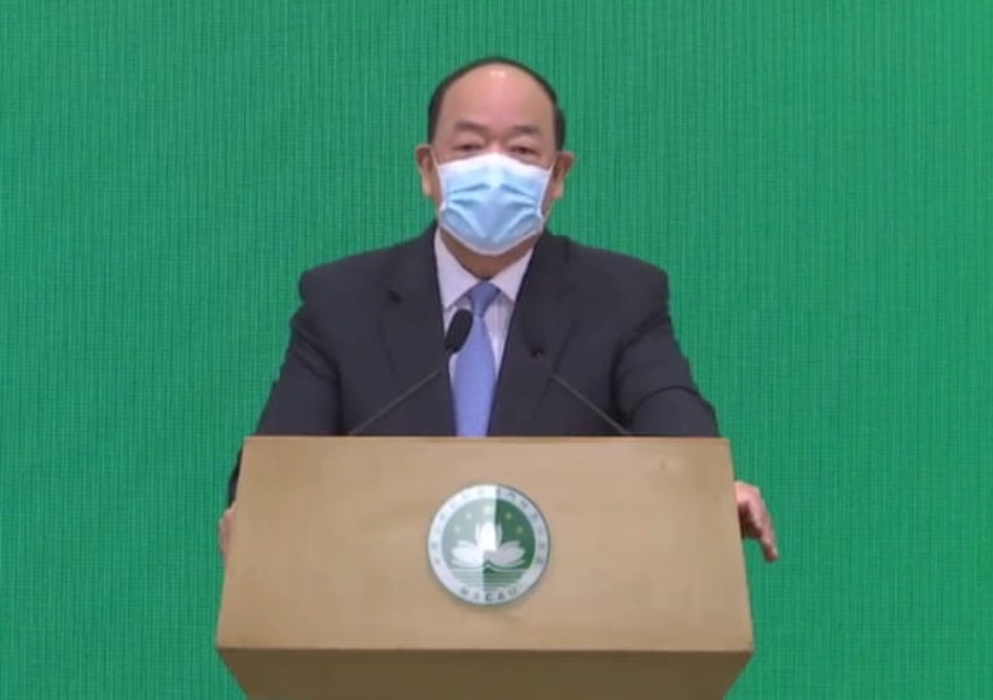 澳門特首賀一誠要解畫兼表示抱歉。