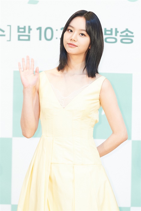 漫畫作者曾參考惠利去創作「李潭」一角。