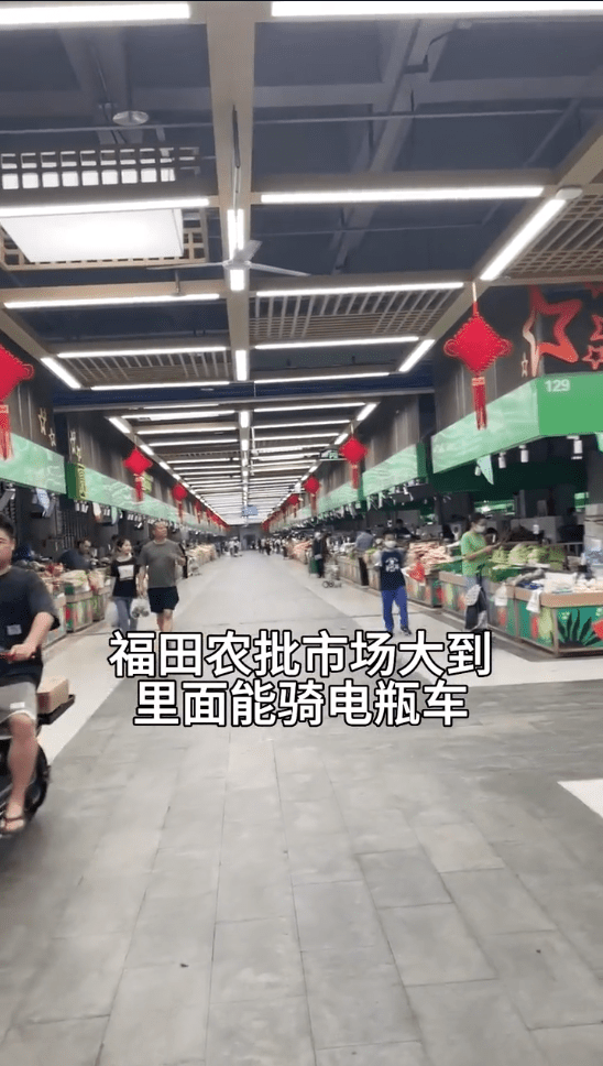 位于深圳福田的农产品批发市场占地甚广