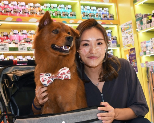 謝影雪攜愛犬Bear Bear出席寵物食品活動大受歡迎。郭晉朗攝