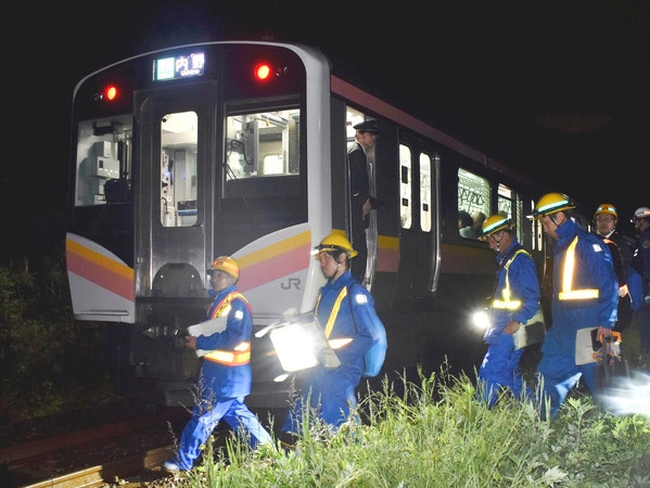 JR站務人員在越後線鐵軌上發現大桃珠生遺體。(網圖)